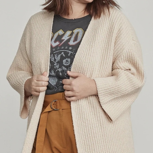 Elizabeth And James Cream Cardigan 0X - Picture 3 of 3